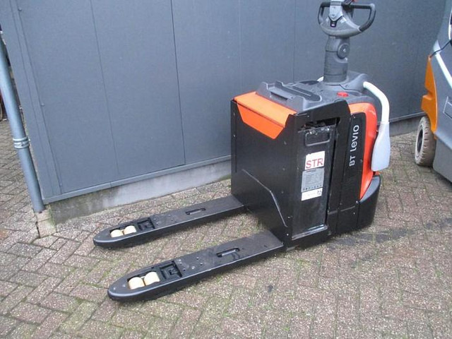 BT LPE 200 - Pallet truck: picture 3 BT LPE 200 - Pallet truck: picture 3