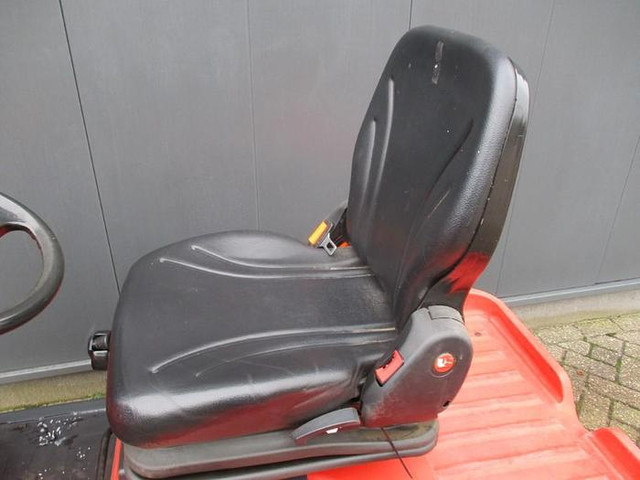 Linde P 60 - Tow tractor: picture 5 Linde P 60 - Tow tractor: picture 5