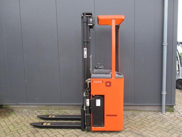 Rocla SST16 TREV 5400 - Stacker: picture 1 Rocla SST16 TREV 5400 - Stacker: picture 1