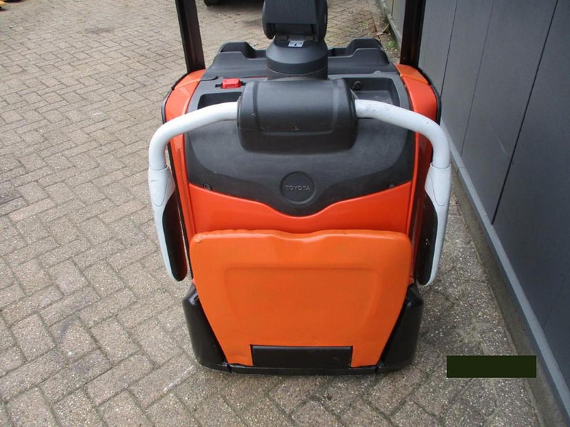 Pallet truck Toyota LPE 200: picture 7 Pallet truck Toyota LPE 200: picture 7