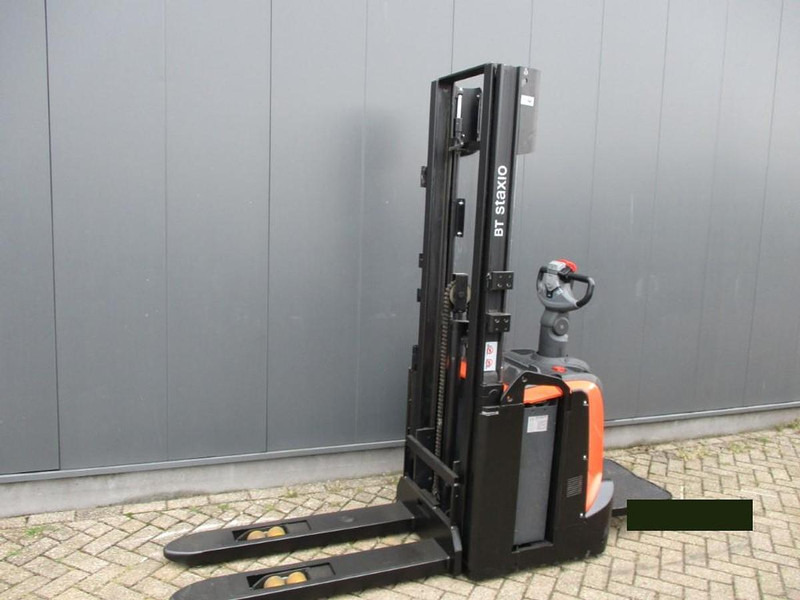 Toyota SPE120 - Pallet truck: picture 2 Toyota SPE120 - Pallet truck: picture 2