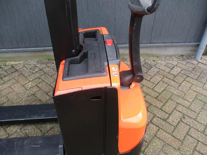 Stacker Toyota SWE 080L: picture 7
