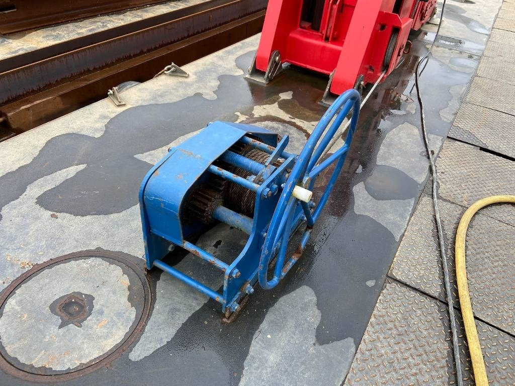 Construction equipment Baars Pile Pontoon (modulair: picture 9 Construction equipment Baars Pile Pontoon (modulair: picture 9