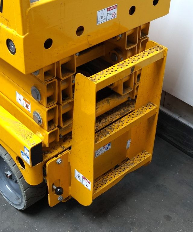 Haulotte Compact 10N - Scissor lift: picture 4 Haulotte Compact 10N - Scissor lift: picture 4