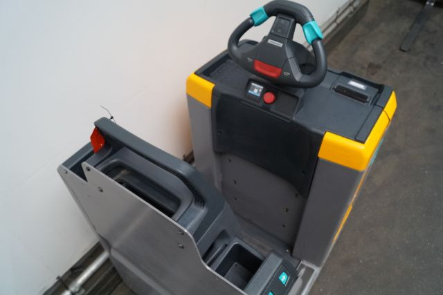 Jungheinrich ECE220 - Order picker: picture 3 Jungheinrich ECE220 - Order picker: picture 3