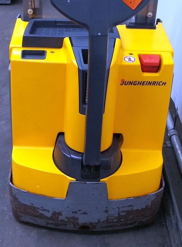 Jungheinrich EJD220 - Stacker: picture 3 Jungheinrich EJD220 - Stacker: picture 3