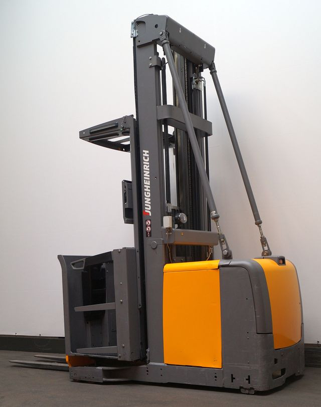 Jungheinrich EKS312 - Order picker: picture 2 Jungheinrich EKS312 - Order picker: picture 2