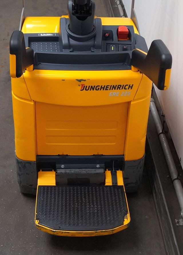 Jungheinrich ERE225 - Pallet truck: picture 3 Jungheinrich ERE225 - Pallet truck: picture 3