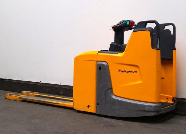 Jungheinrich ERE225 - Pallet truck: picture 2 Jungheinrich ERE225 - Pallet truck: picture 2