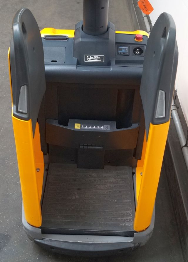 Jungheinrich ERE225 - Pallet truck: picture 3 Jungheinrich ERE225 - Pallet truck: picture 3