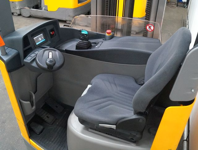 Jungheinrich ETV214 - Reach truck: picture 3 Jungheinrich ETV214 - Reach truck: picture 3