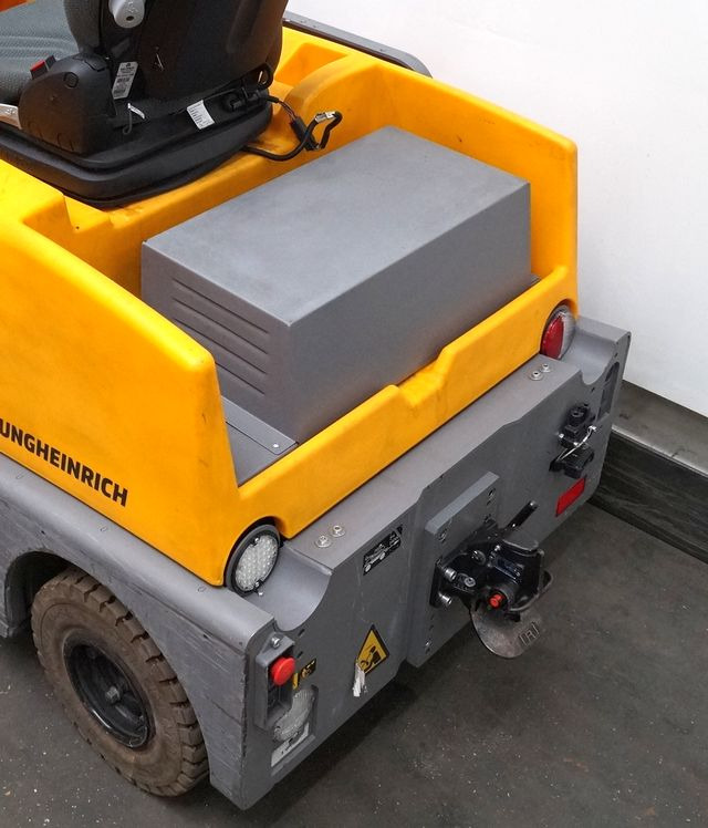 Jungheinrich EZS570 - Tow tractor: picture 4 Jungheinrich EZS570 - Tow tractor: picture 4