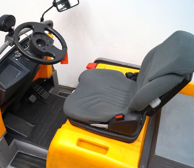 Jungheinrich EZS570 - Tow tractor: picture 5 Jungheinrich EZS570 - Tow tractor: picture 5