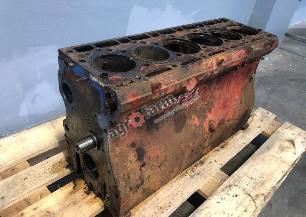 BLOK SILNIKA CASE 1055 955 946 3132724R94 - Engine for Truck: picture 4 BLOK SILNIKA CASE 1055 955 946 3132724R94 - Engine for Truck: picture 4