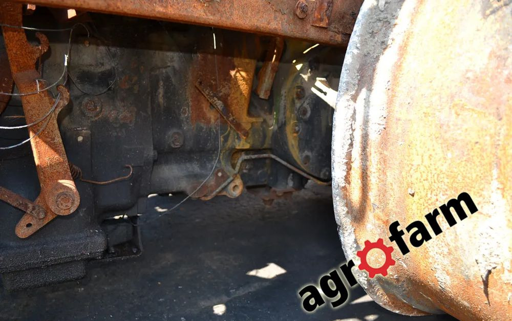 John Deere 1950 2250 most silnik skrzynia blok obudowa wał - Gearbox for Agricultural machinery: picture 4 John Deere 1950 2250 most silnik skrzynia blok obudowa wał - Gearbox for Agricultural machinery: picture 4