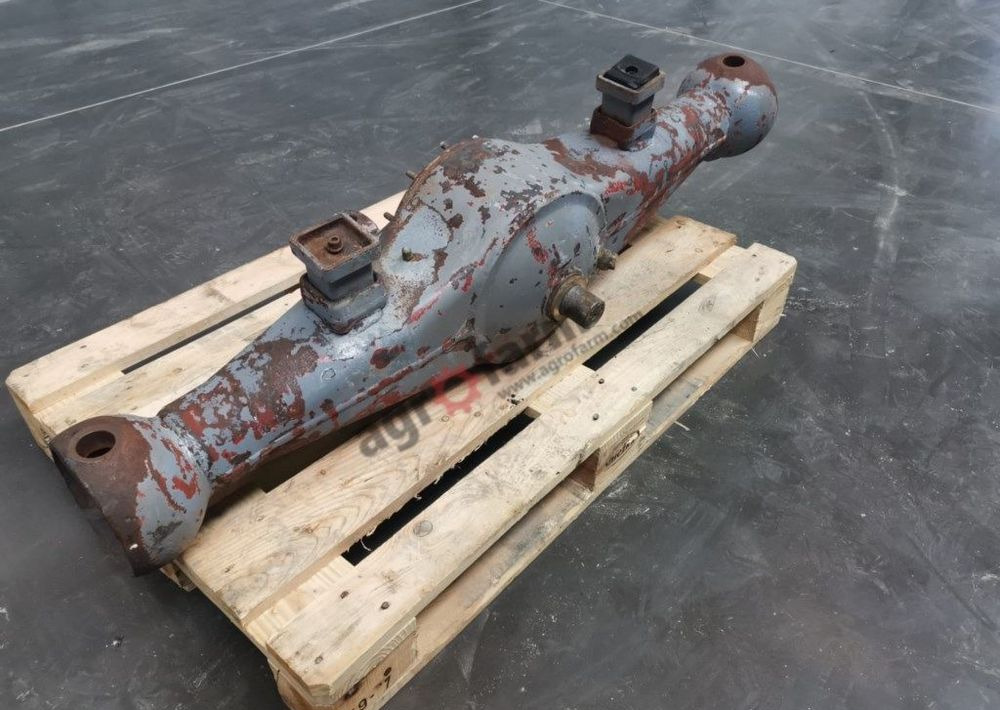 OBUDOWA MOSTU MASSEY FERGUSON 590 592 698 595 298 - Transmission: picture 2 OBUDOWA MOSTU MASSEY FERGUSON 590 592 698 595 298 - Transmission: picture 2