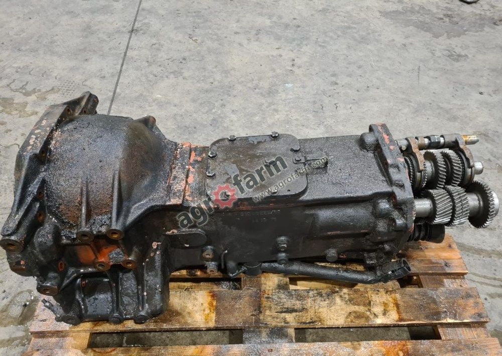 SKRZYNIA BIEGÓW DEYTZ FAHR AGROPLUS 70 0104639020 - Gearbox: picture 4 SKRZYNIA BIEGÓW DEYTZ FAHR AGROPLUS 70 0104639020 - Gearbox: picture 4