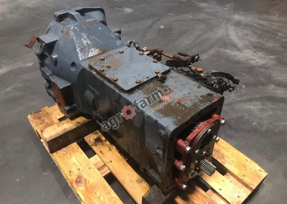 SKRZYNIA BIEGÓW NEW HOLLAND 8160 5164693 - Gearbox: picture 1 SKRZYNIA BIEGÓW NEW HOLLAND 8160 5164693 - Gearbox: picture 1