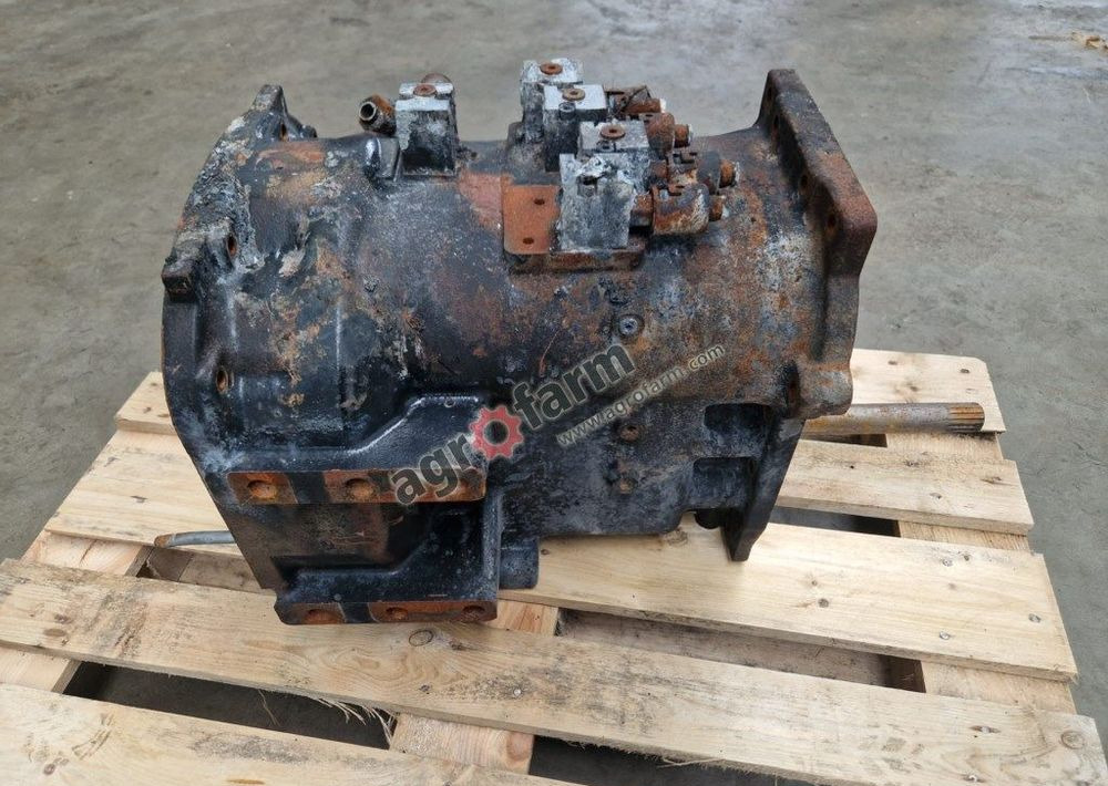 Skrzynia biegów Case Luxxum 120 ZF - Gearbox: picture 2 Skrzynia biegów Case Luxxum 120 ZF - Gearbox: picture 2