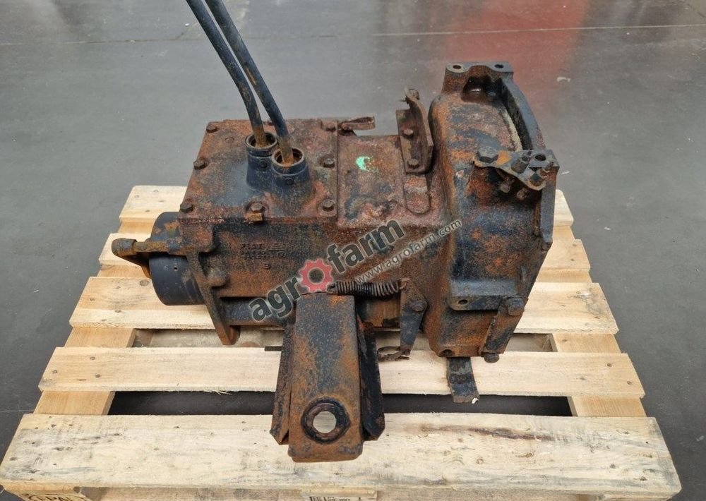 Skrzynia biegów Fiat 680 DT 5104711 - Gearbox: picture 4 Skrzynia biegów Fiat 680 DT 5104711 - Gearbox: picture 4