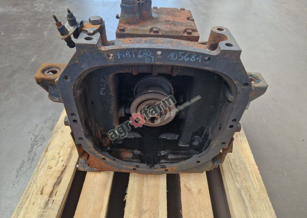Skrzynia biegów Fiat 680 DT 5104711 - Gearbox: picture 3 Skrzynia biegów Fiat 680 DT 5104711 - Gearbox: picture 3