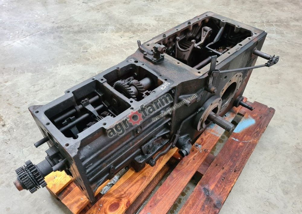 Skrzynia biegów, most tylny Renault 75-34 - Gearbox: picture 4 Skrzynia biegów, most tylny Renault 75-34 - Gearbox: picture 4
