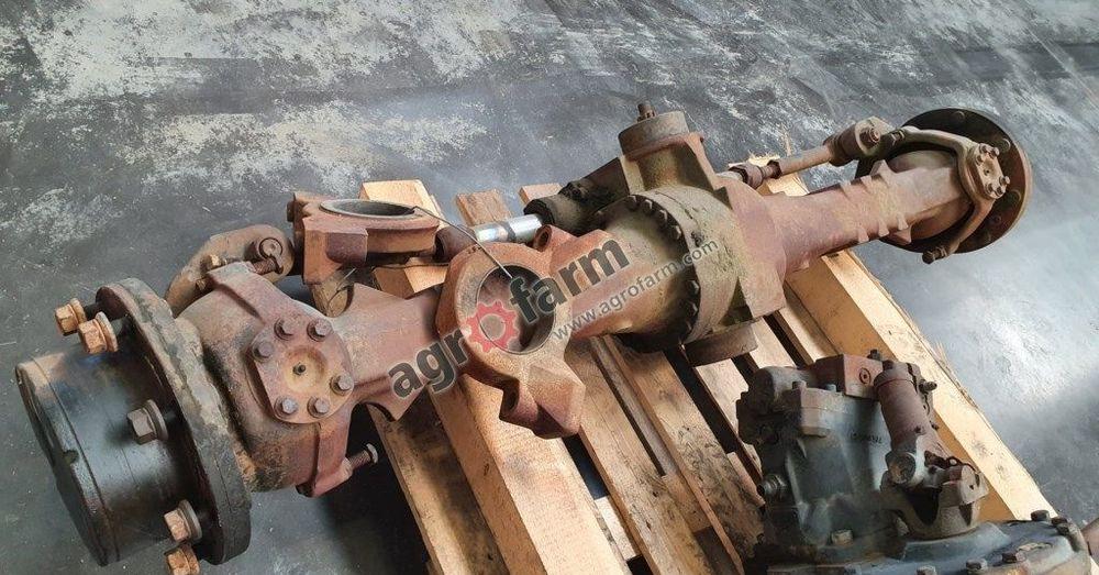Transmission TYLNY MOST OŚ MASSEY FERGUSON 8925 4240060M1: picture 1