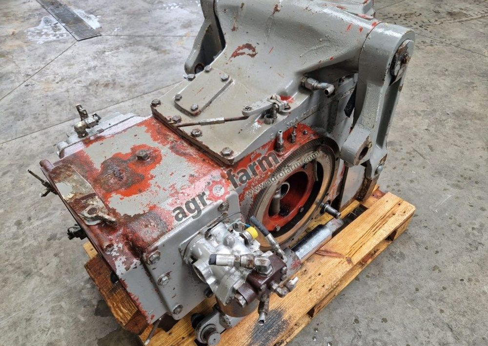 Tylny most Massey Ferguson 2640 - Transmission: picture 4 Tylny most Massey Ferguson 2640 - Transmission: picture 4