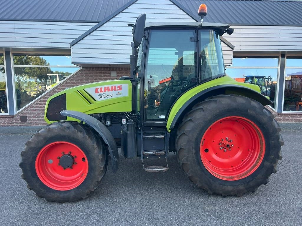Claas Arion 410 - Farm tractor: picture 2 Claas Arion 410 - Farm tractor: picture 2