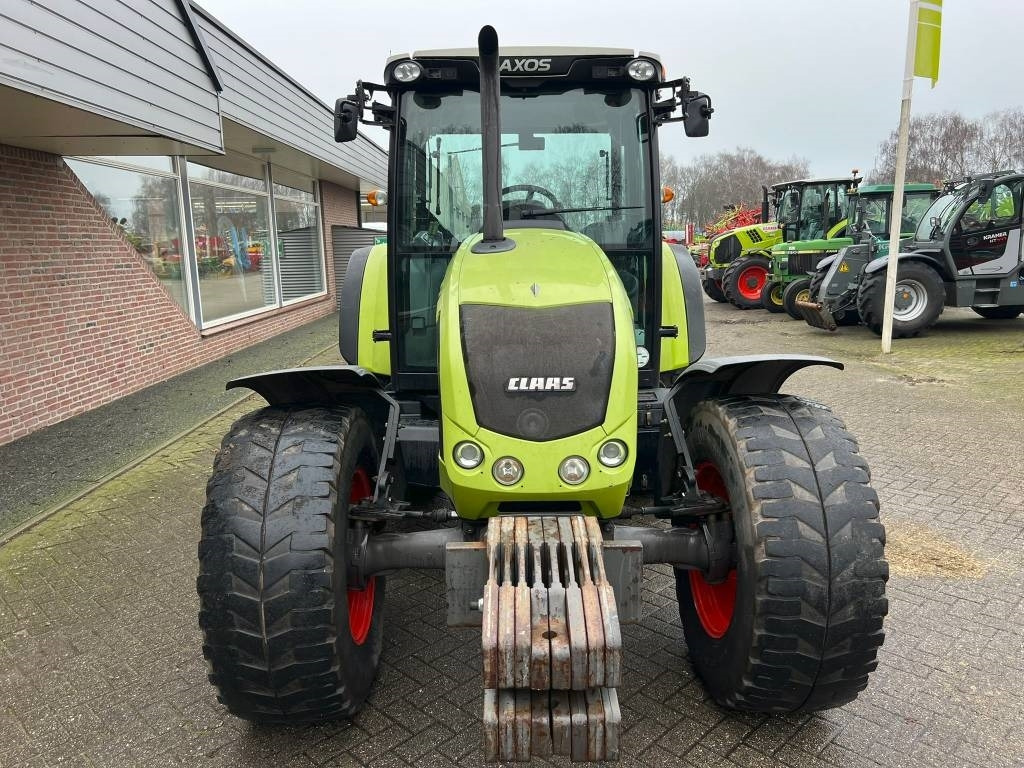 Farm tractor Claas Axos 310: picture 8