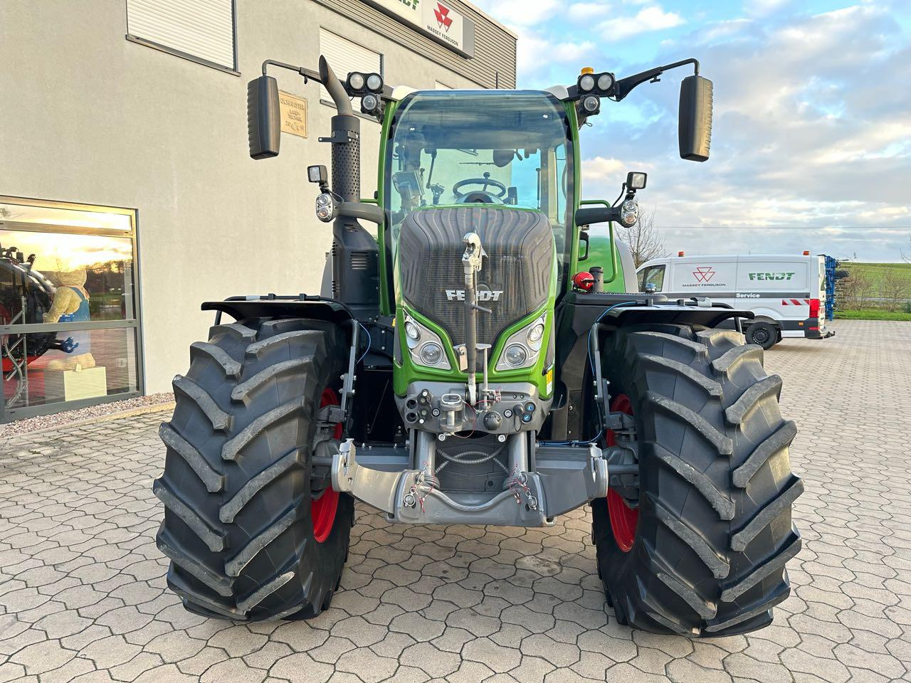 Fendt 724 Vario S4ProfiPlus - Farm tractor: picture 2 Fendt 724 Vario S4ProfiPlus - Farm tractor: picture 2