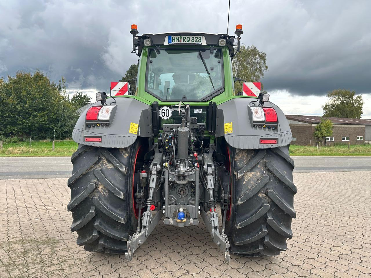 Farm tractor Fendt 828 S4 ProfiPlus: picture 6