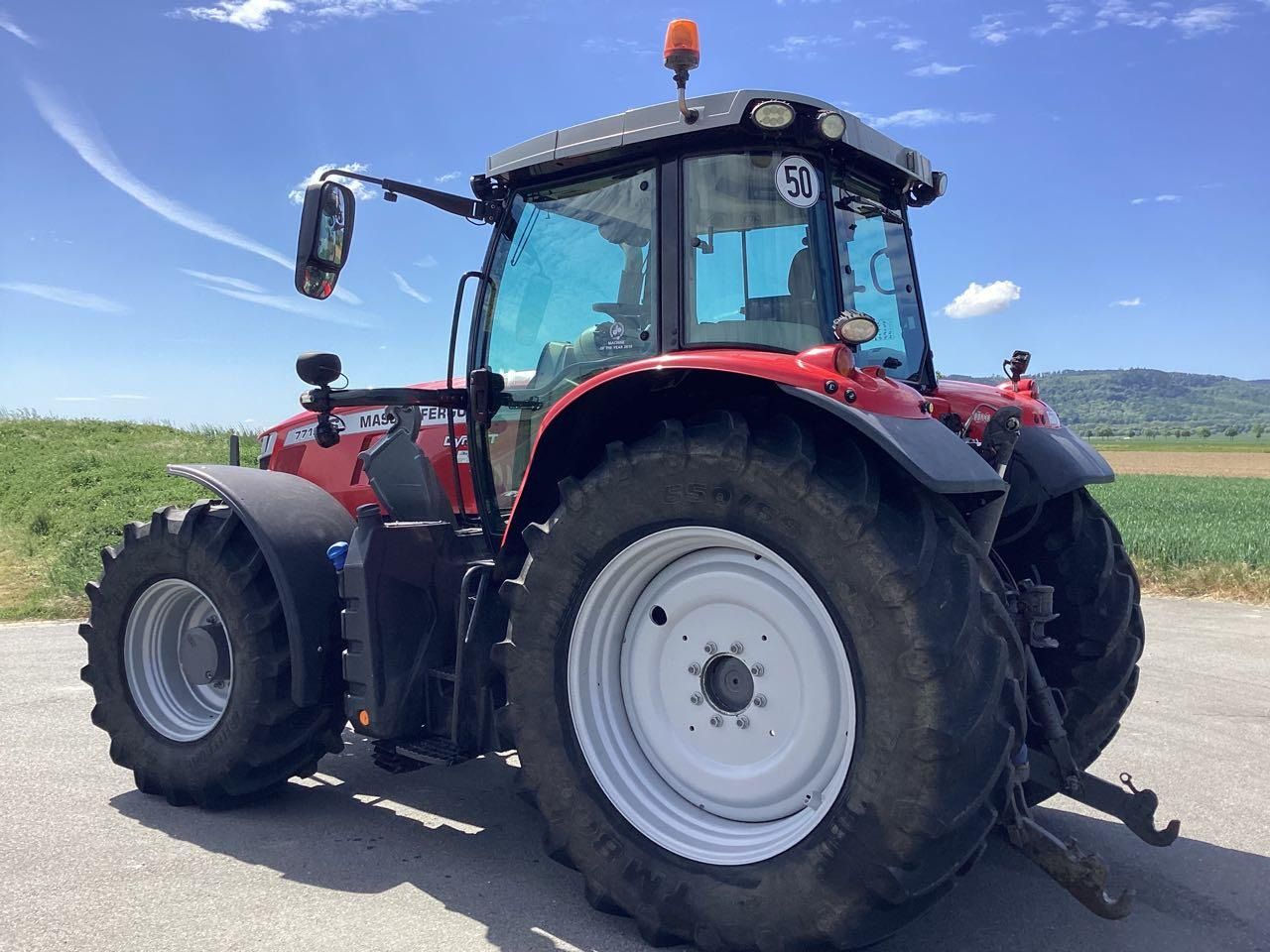 Massey Ferguson 7719 Dyna VT - Farm tractor: picture 3 Massey Ferguson 7719 Dyna VT - Farm tractor: picture 3