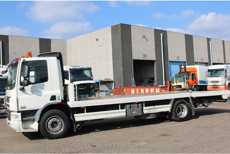 DAF CF 75.310 + HYDROLIC PLATFORM + EURO 5 + REMOTE + MANUAL - Autotransporter truck: picture 3 DAF CF 75.310 + HYDROLIC PLATFORM + EURO 5 + REMOTE + MANUAL - Autotransporter truck: picture 3