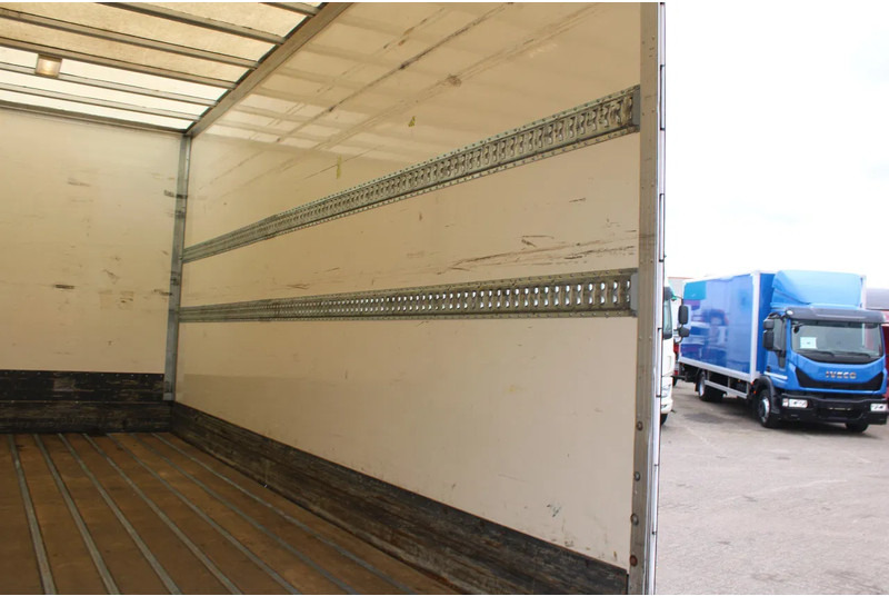 Box truck DAF LF 210 + euro 6 + lift + 12T + 3P: picture 10