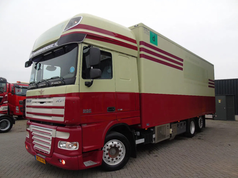 DAF XF 105.410 + 6X2 + EURO 5 - Refrigerator truck: picture 3 DAF XF 105.410 + 6X2 + EURO 5 - Refrigerator truck: picture 3