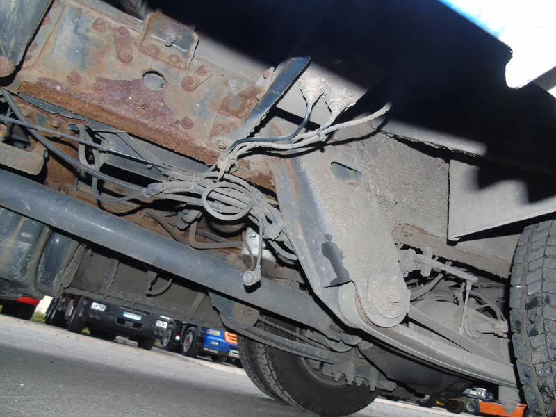 Box truck Iveco Eurocargo 80E180 + manual: picture 14