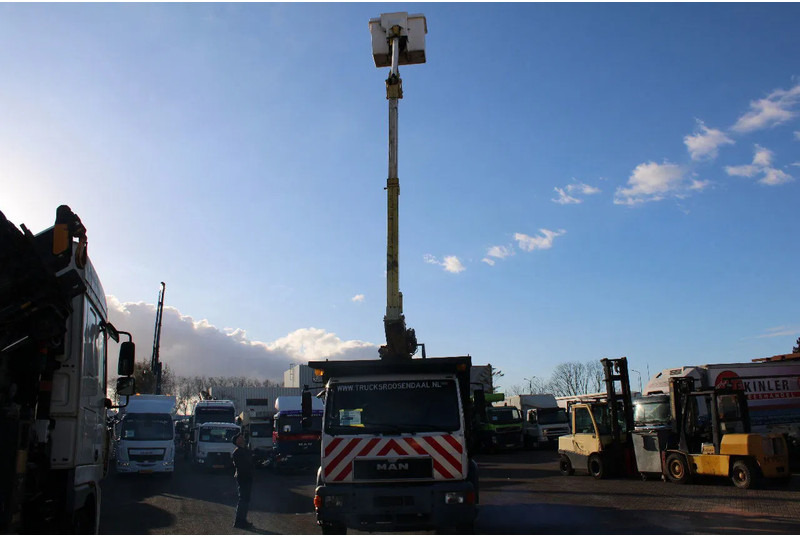 MAN 14.224 + EURO 2 + PTO + EFFER 95 / 2S + 11.5meter platform - Crane truck: picture 3 MAN 14.224 + EURO 2 + PTO + EFFER 95 / 2S + 11.5meter platform - Crane truck: picture 3