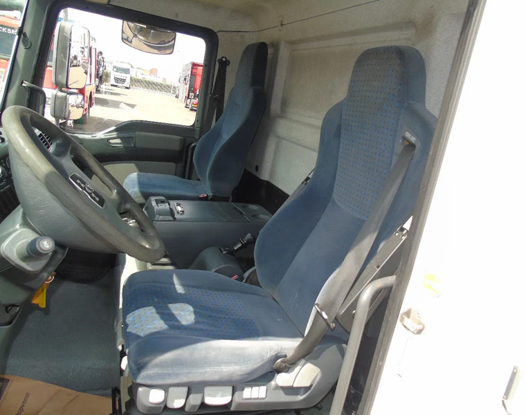 Crane truck MAN TGL 8.180 + PALFINGER + GLASS TRUCK + MANUAL: picture 14 Crane truck MAN TGL 8.180 + PALFINGER + GLASS TRUCK + MANUAL: picture 14