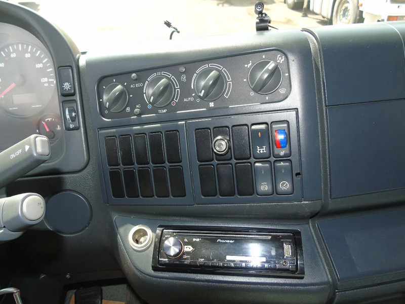 Crane truck MAN TGL 8.180 + PALFINGER + GLASS TRUCK + MANUAL: picture 13 Crane truck MAN TGL 8.180 + PALFINGER + GLASS TRUCK + MANUAL: picture 13