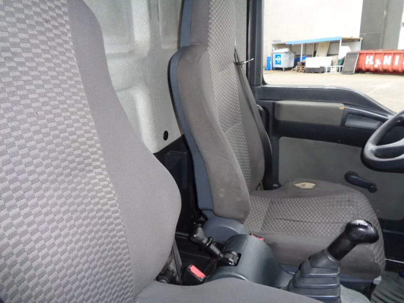 MAN TGL 8.180 TGL 8.180 + MANUAL + Lift - Box truck: picture 4 MAN TGL 8.180 TGL 8.180 + MANUAL + Lift - Box truck: picture 4