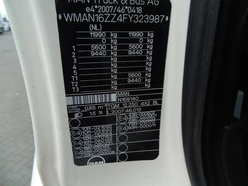 Box truck MAN TGM 12.250 + EURO 6 + LIFT: picture 20