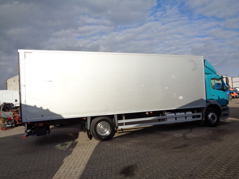 Box truck Mercedes-Benz AXOR 1823 + Dhollandia Lift: picture 6
