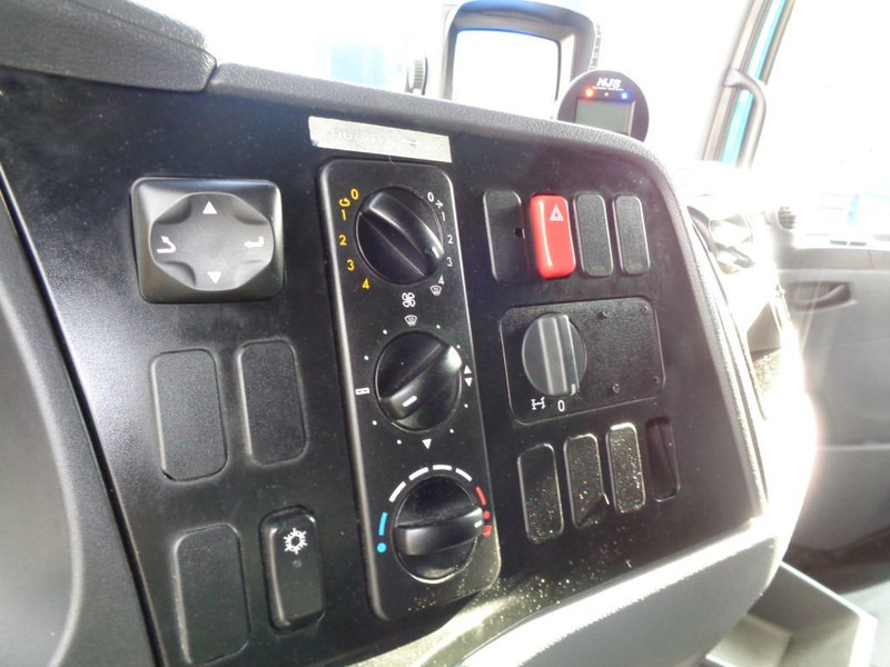Box truck Mercedes-Benz AXOR 1823 + Dhollandia Lift: picture 14
