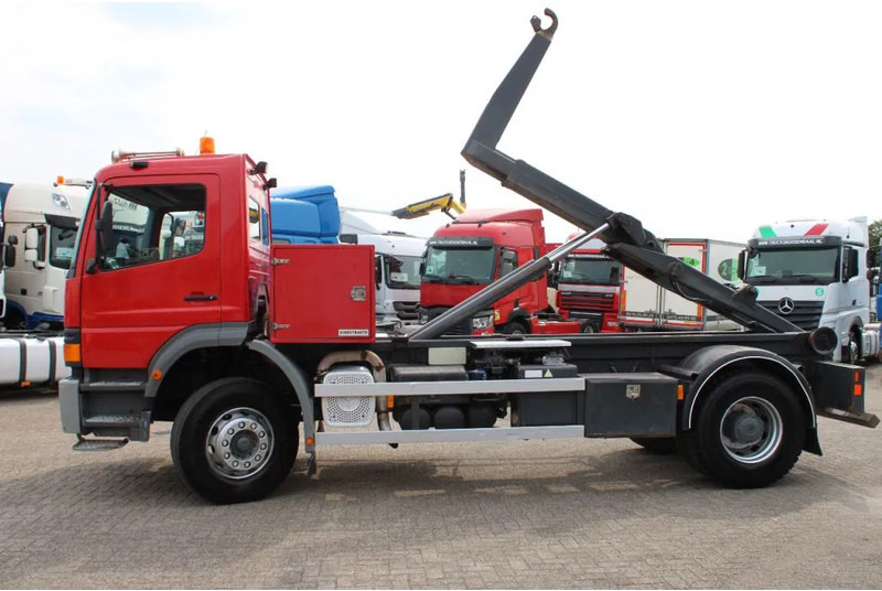 Mercedes-Benz Atego 1923 + HOOK SYSTEM + EURO 2 - Hook lift truck: picture 2 Mercedes-Benz Atego 1923 + HOOK SYSTEM + EURO 2 - Hook lift truck: picture 2