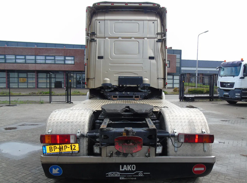 Scania R124-420 + PERFECT SHOWMODEL - Tractor unit: picture 5 Scania R124-420 + PERFECT SHOWMODEL - Tractor unit: picture 5