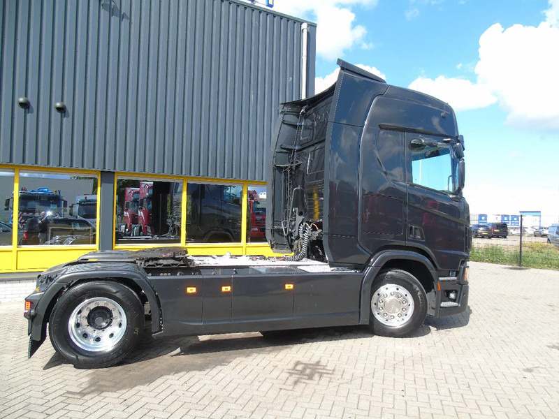 Scania R450 + RETARDER + FULL OPTION + EURO 6 - Tractor unit: picture 3 Scania R450 + RETARDER + FULL OPTION + EURO 6 - Tractor unit: picture 3
