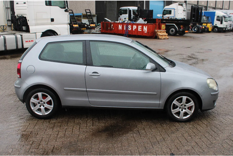 Volkswagen Polo + manual + 1.2 benzine - Car: picture 4 Volkswagen Polo + manual + 1.2 benzine - Car: picture 4