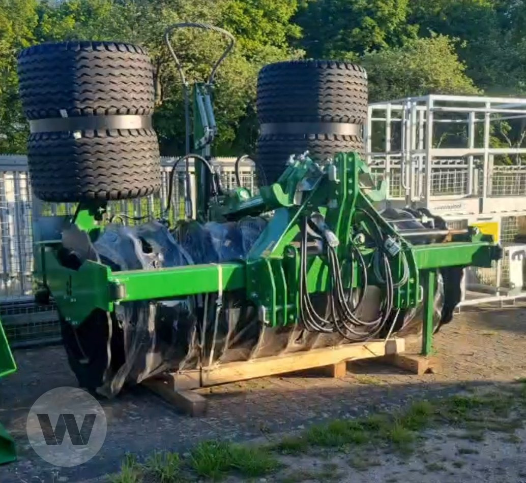 Düvelsdorf SILAGEWALZE - Silage equipment: picture 1 Düvelsdorf SILAGEWALZE - Silage equipment: picture 1