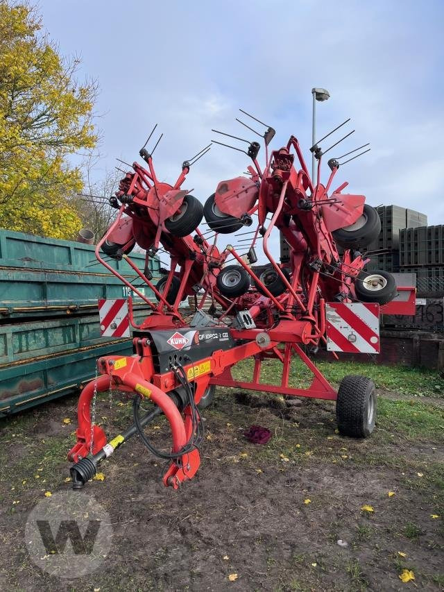 Kuhn GF 10802 - Tedder/ Rake: picture 1 Kuhn GF 10802 - Tedder/ Rake: picture 1